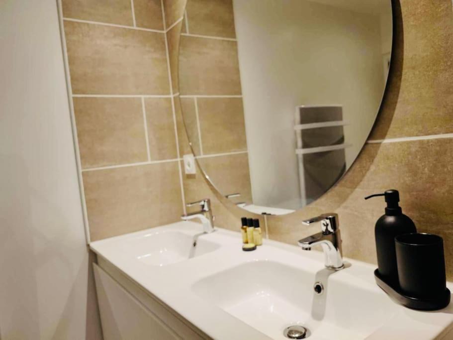 Le Rendez Vous - Parking Gratuit Apartamento Carcassonne Exterior foto